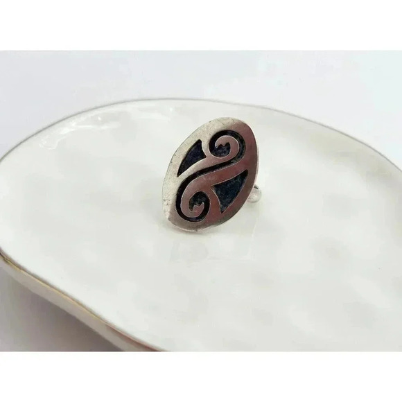 Navajo Stering Silver Expressive Vintage Ring - size 5.5 - Picture 3 of 5